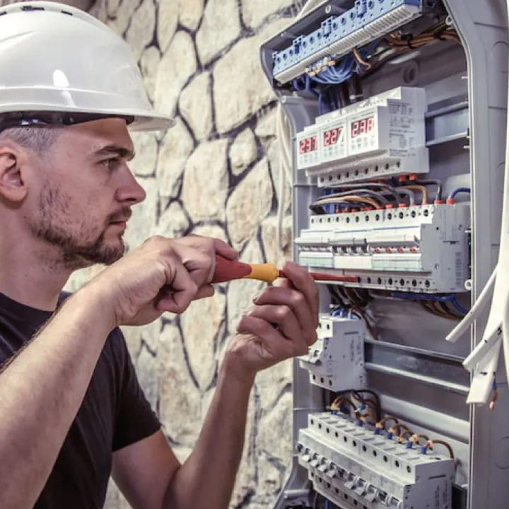 Circuit Breaker Installation Services